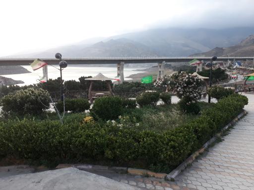 عکس مزار شهید گمنام منجیل