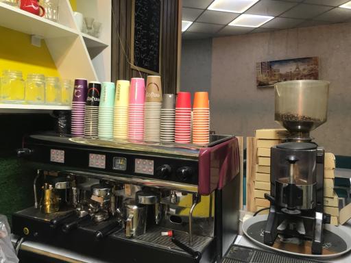 عکس کافه بستنی بابا یحیی