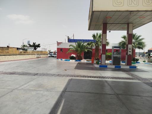 عکس جایگاه بنزین و CNG قائم خزاق