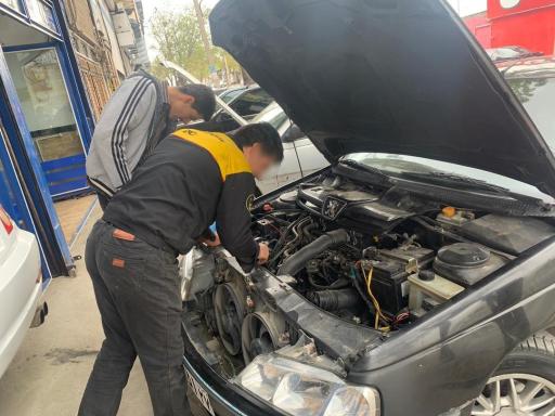 عکس تنظیم موتور مهندس فریدون