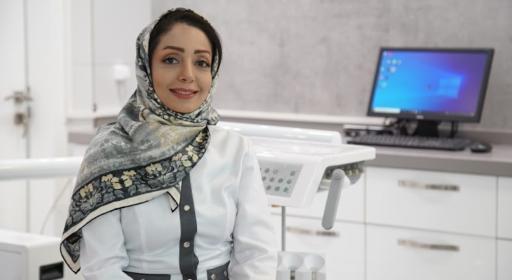 عکس دکتر عاطفه توانگر متخصص بیماری های دهان فک و صورت