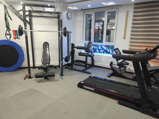 عکس کلینیک فیزیوتراپی فریال