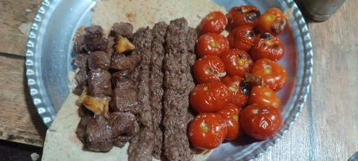 نان داغ محلی کباب داغ ماموسا شعبه 2