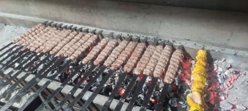 نان داغ محلی کباب داغ ماموسا شعبه 2