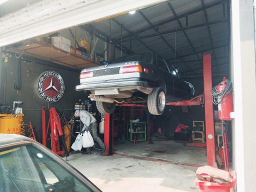 عکس تعمیرگاه 4x4 اس اس