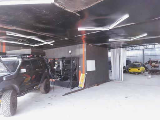 عکس تعمیرگاه 4x4 اس اس