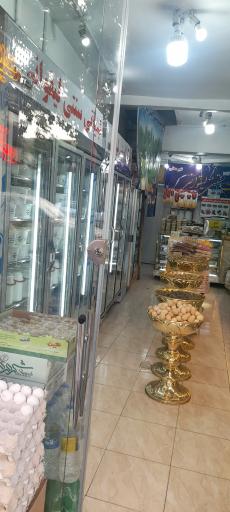 عکس لبنیات و بستنی سنتی لیقوانی