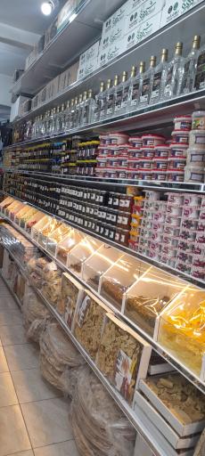 عکس لبنیات و بستنی سنتی لیقوانی