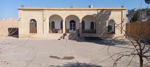 عکس خانه معلم زارچ