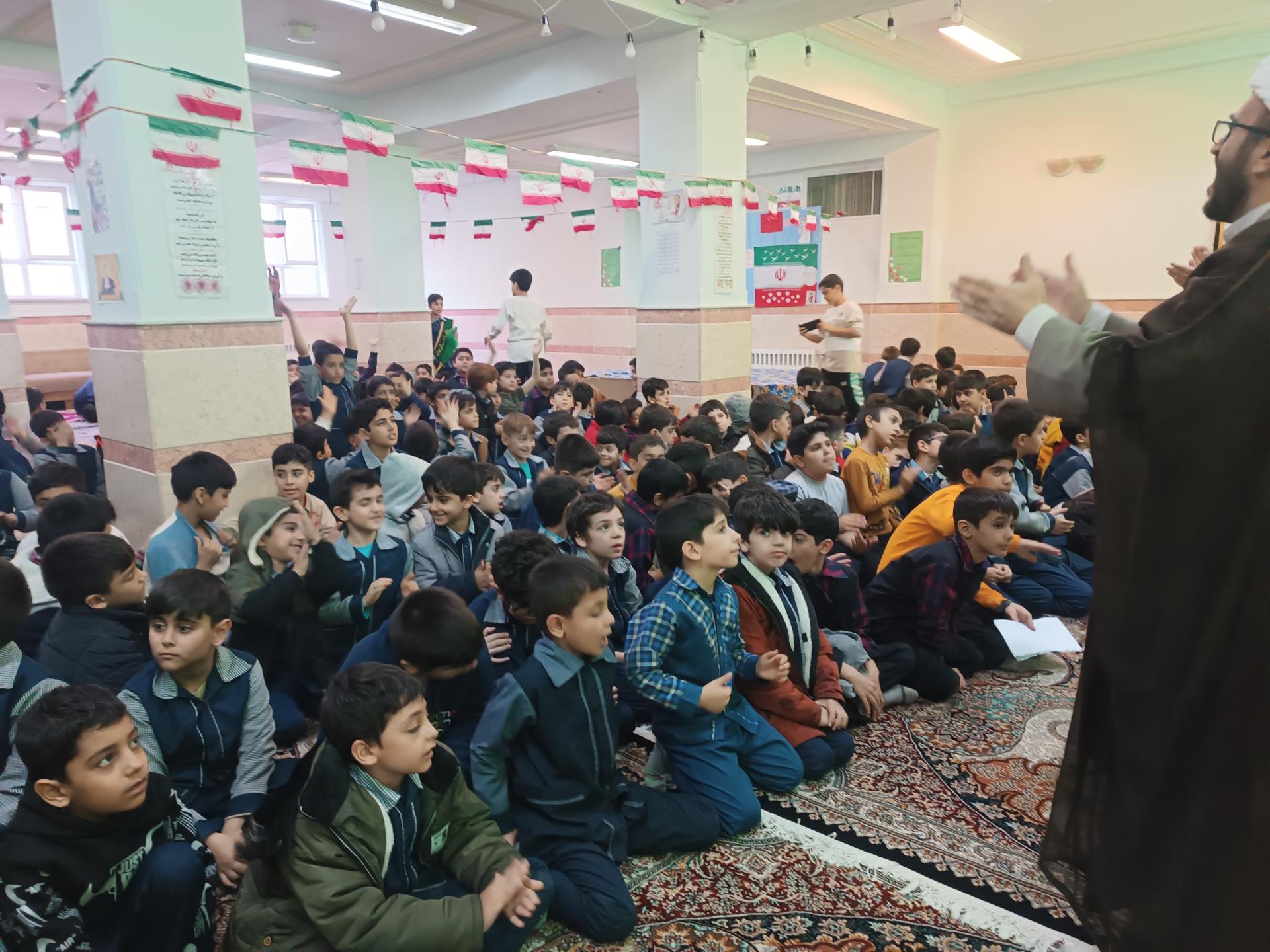 عکس دبستان 9 دی