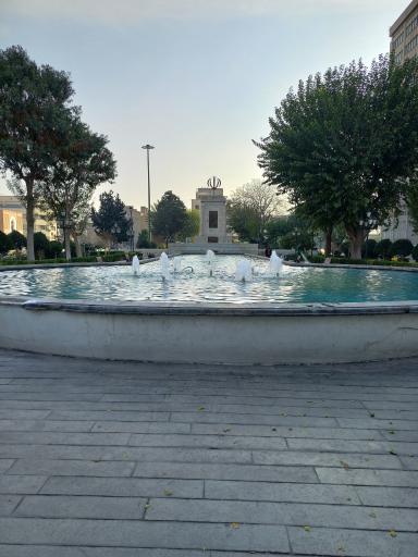 عکس میدان امام خمینی (توپخانه سابق)