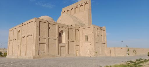 عکس مسجد تاریخی مزار مولانا