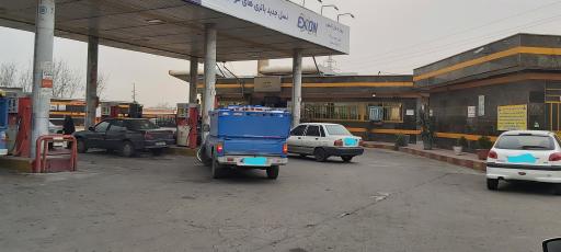 عکس جایگاه سوخت بنزین کوچک