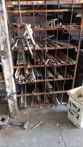 عکس آهن فروشی و خرید ضایعات علی خلیلی