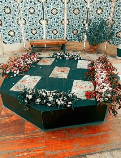 عکس مزار شهدای گمنام دانشگاه آزاد قاسم آباد 