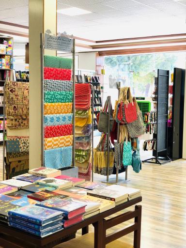 عکس کتاب‌فروشی کودک‌ونوجوان سی‌سو