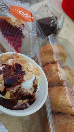 عکس شیرینی فروشی لیلی