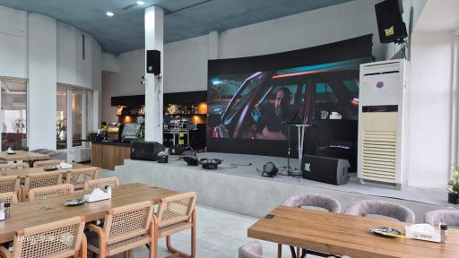 عکس رستوران و کافی شاپ هیراد