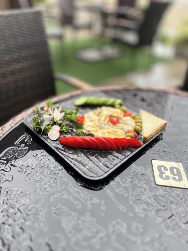 عکس رستوران و کافی شاپ هیراد