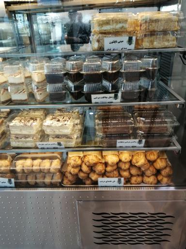 عکس شیرینی فروشی لیلی