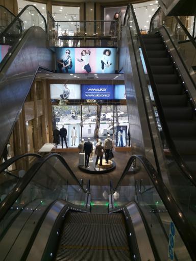 عکس مجتمع تجاری یوکی