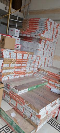 عکس عمده فروشی پارکت و قرنیز هایال