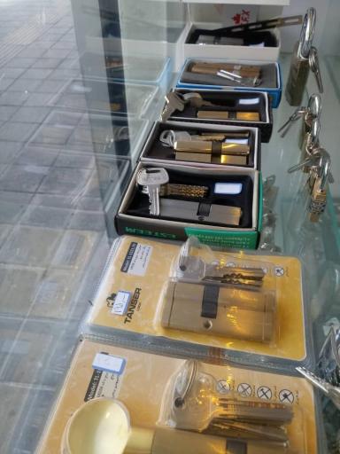 عکس کلیدسازی شبانه روزی رویال