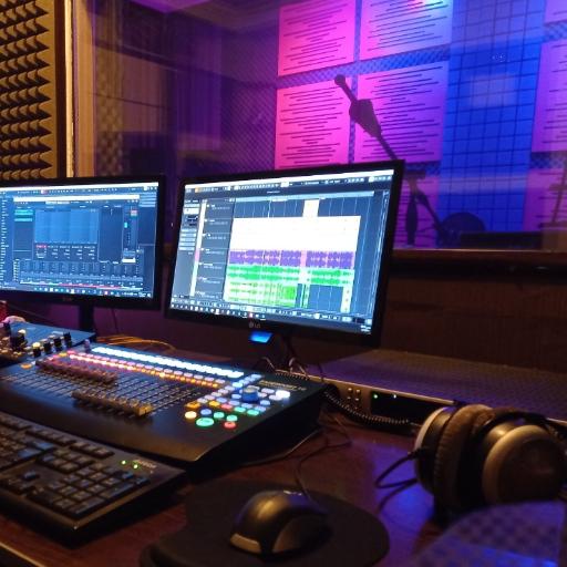 عکس استودیو کهن آوای شرق