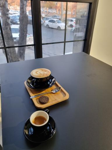 عکس کافه فکر و فنجون