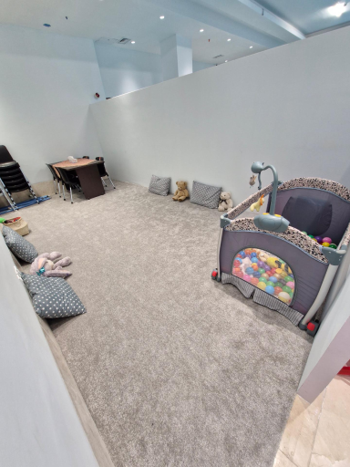 عکس مهدکودک آیه