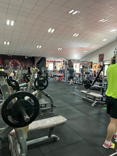 عکس باشگاه بدن سازی منادیان صلح