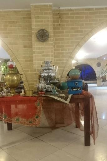 عکس باغ و رستوران سنتی باباطاهر