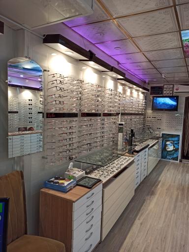 عکس عینک طبی و اپتومتری شاهپری 