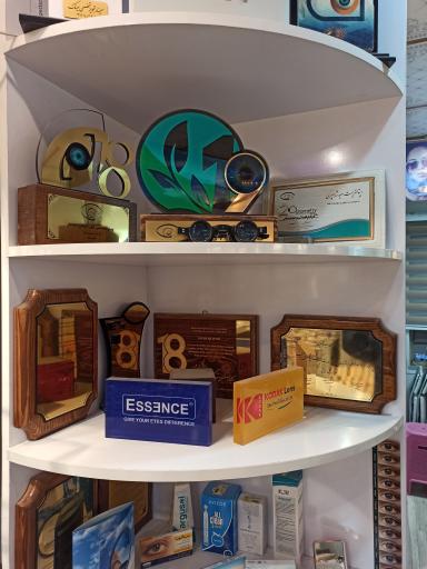 عکس عینک طبی و اپتومتری شاهپری 