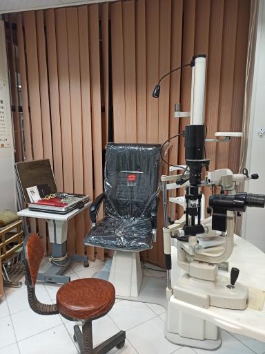 عکس عینک طبی و اپتومتری شاهپری 