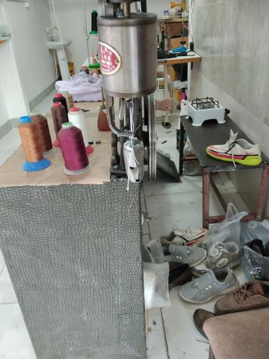 عکس تعمیرات کفش مهدی