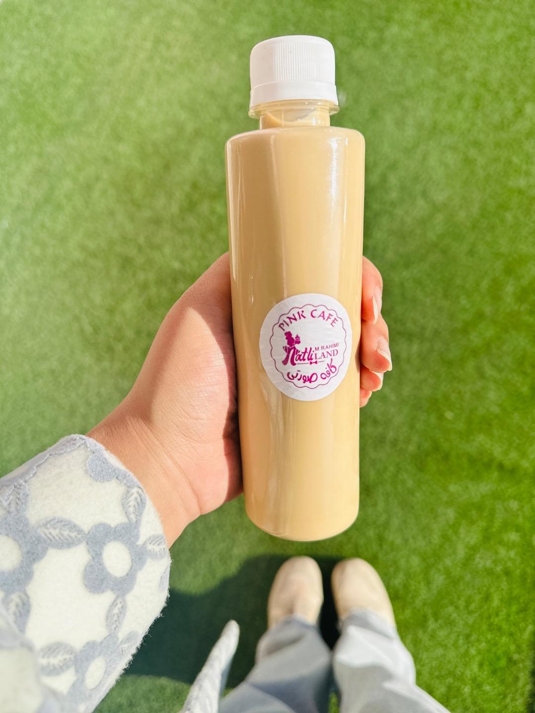 عکس کافه صورتی ناتلی لند