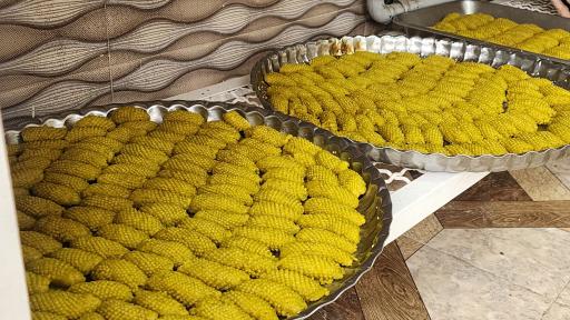 عکس نان روغنی سنتی کرمانشاهی عمو علی