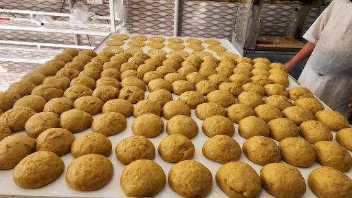 عکس نان روغنی سنتی کرمانشاهی عمو علی