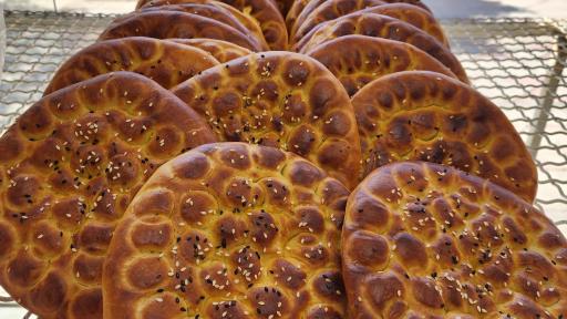 عکس نان روغنی سنتی کرمانشاهی عمو علی