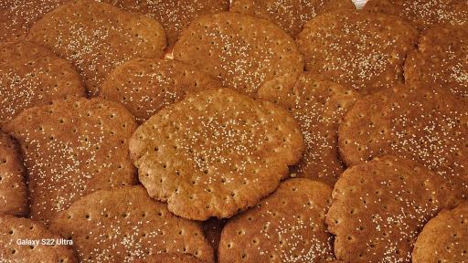 عکس نان روغنی سنتی کرمانشاهی عمو علی