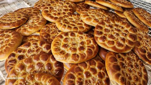 عکس نان روغنی سنتی کرمانشاهی عمو علی