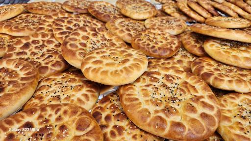 عکس نان روغنی سنتی کرمانشاهی عمو علی