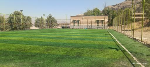 عکس زمین ورزشی چمن مصنوعی 