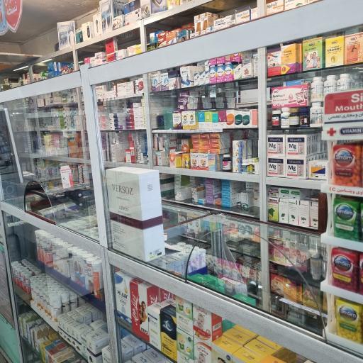 عکس داروخانه روشن