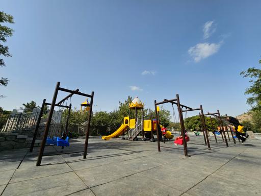 عکس زمین بازی 