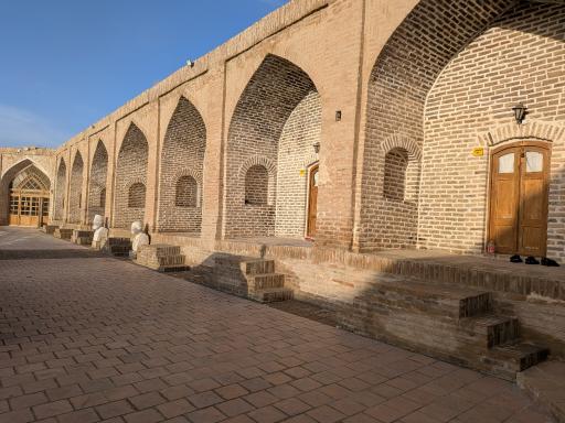 عکس هتل سنتی لاری ( کاروانسرای لاری )