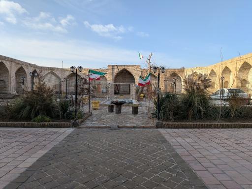 عکس هتل سنتی لاری ( کاروانسرای لاری )