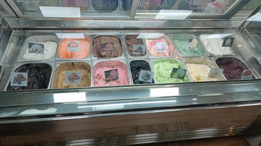 عکس کافه بستنی بهنیا