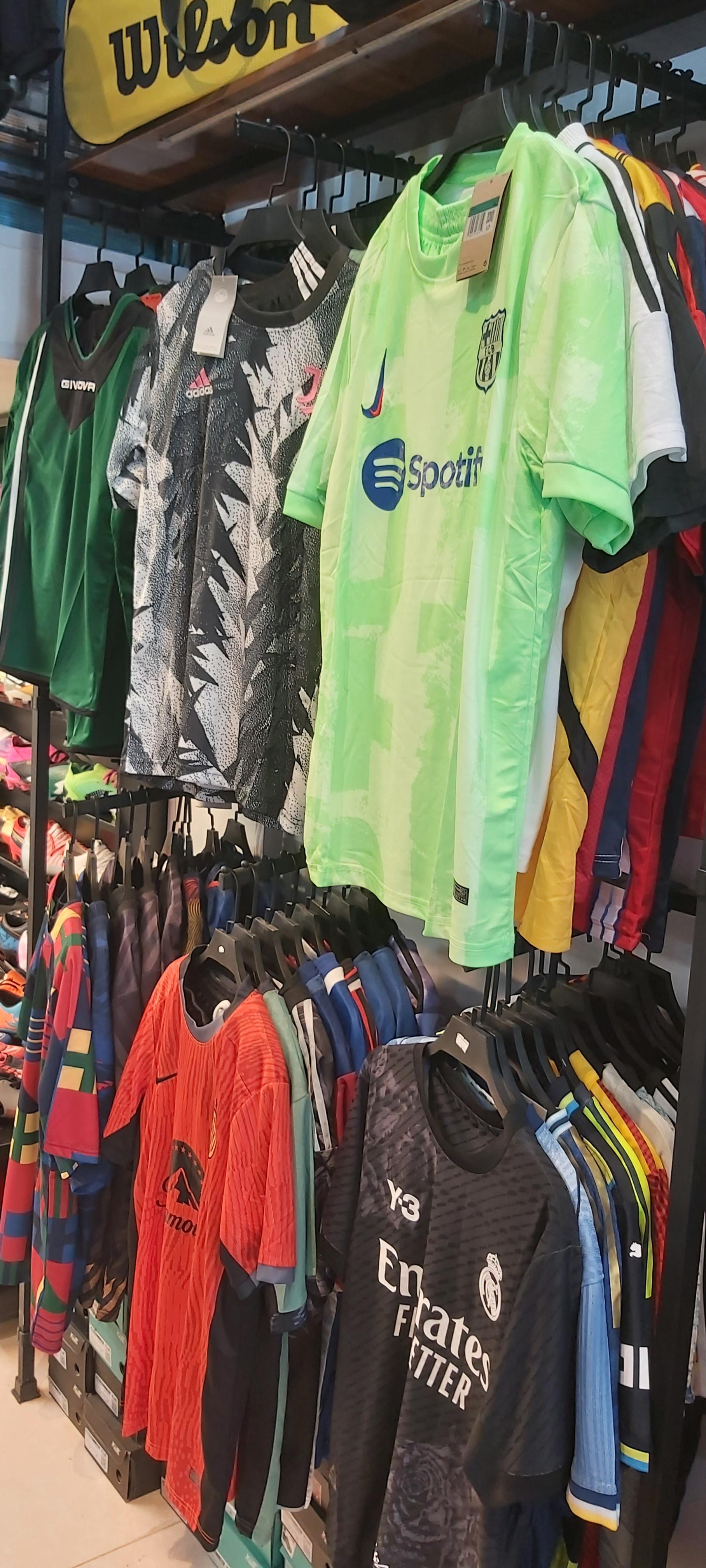 عکس فروشگاه ورزشی فیروز اسپرت